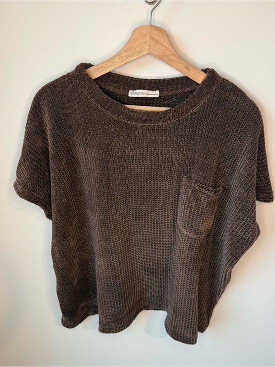 Zenana Outfitters Sweaters - Brand New Zenana Brown (Chocolate) Waffle Knit Pocket Sweater | M